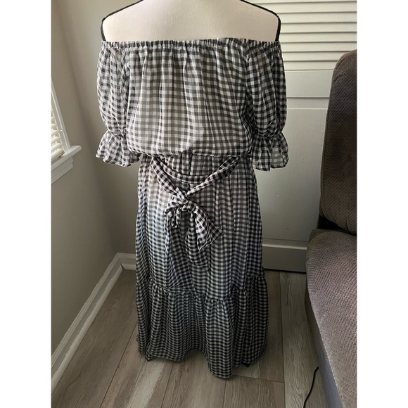 Black & White Gingham Dress - Picture 3 of 4